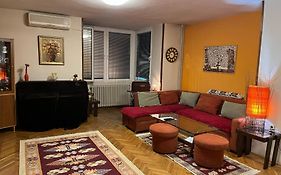 Skopje - Center Bright Apartment